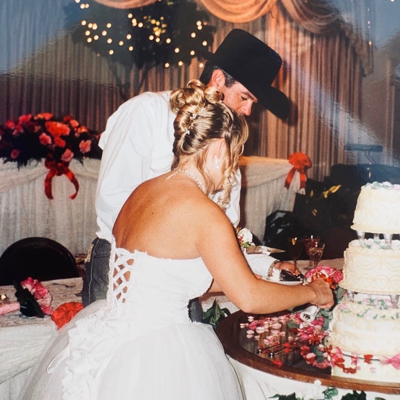 🔥PRICE DROP🔥Ballgown Style Wedding Dress - Picture 5 of 8